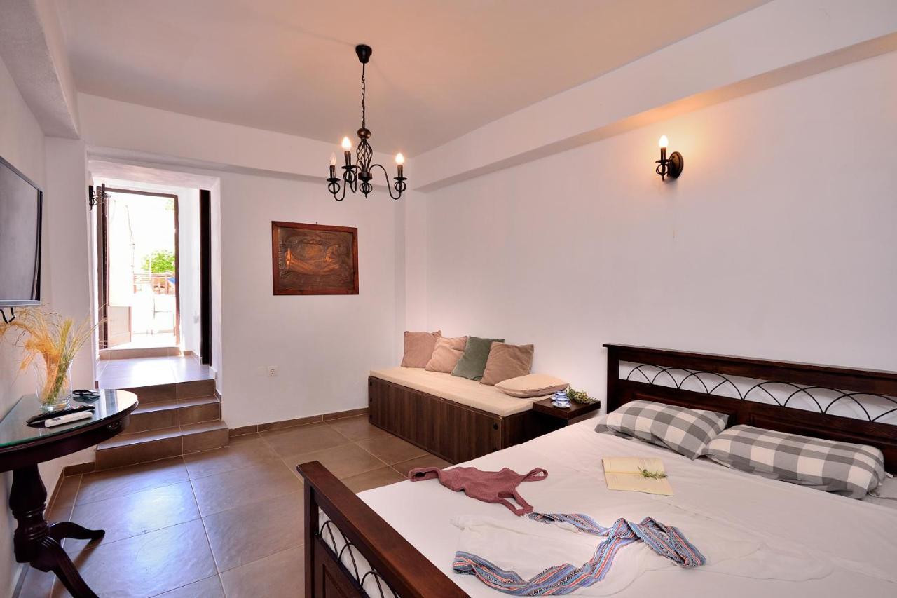 Villa Leon - House In Medieval Town With Spacious Courtyard